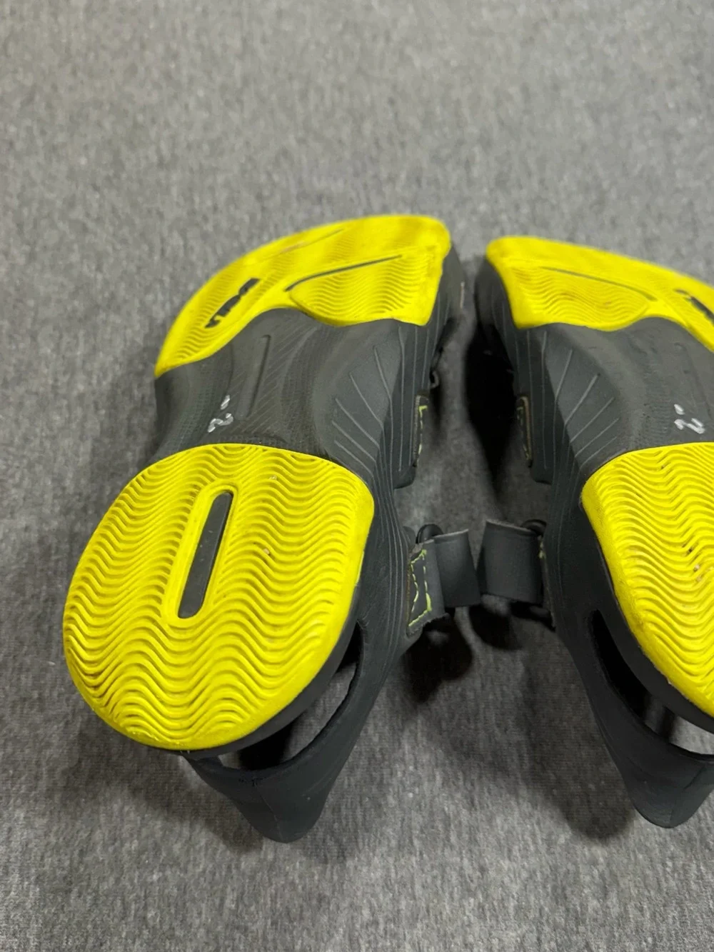 Teva Barracuda Sandals Kids/Youth Size 1 Waterproof Hiking Strappy Sandals